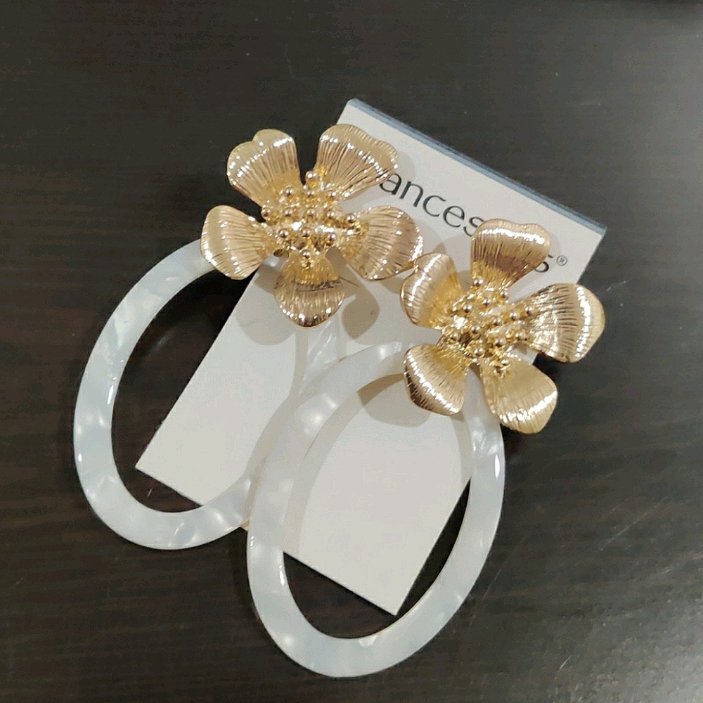Francesca's Gold Flower Earrings